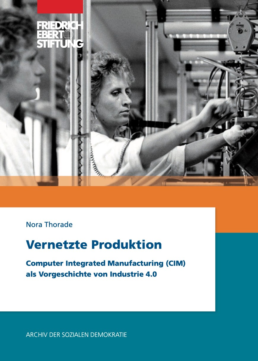 Fließbandarbeiterinnen in der Fertigung von Unterhaltungselektronik. Steuerung des Arbeitstaktes und Produktionskontrolle unterliegen der Aufsicht eines Computers, Nürnberg, ca. 1989. Rechte: J.H. Darchinger/Friedrich-Ebert-Stiftung.